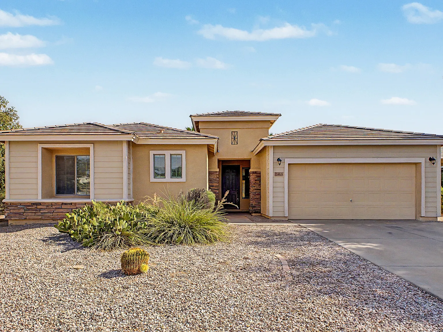 3 bed, 2080 sqft, $2,600 — Photo 1