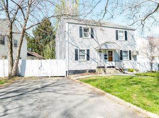 15 Mac Arthur Dr, Edison, NJ 08837