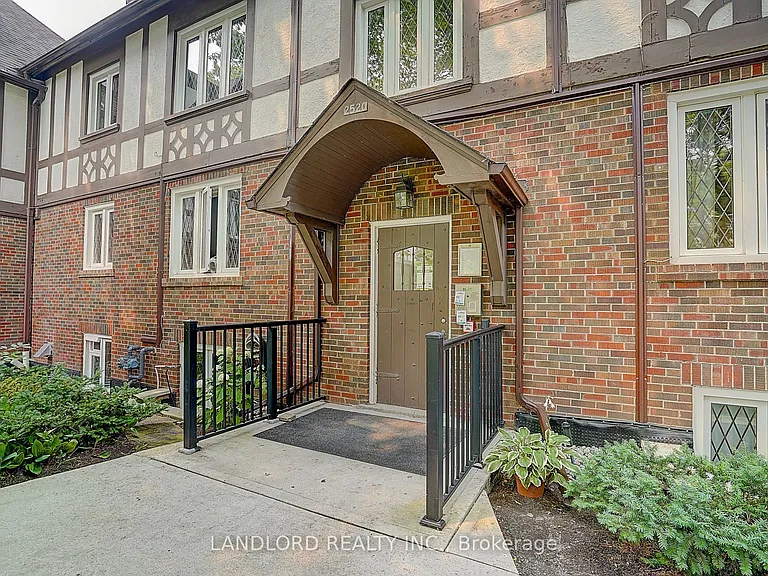 2520 Bloor St W #12 — Photo 6