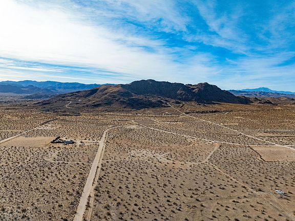 2nd image of 3432 Saddleback Rd
