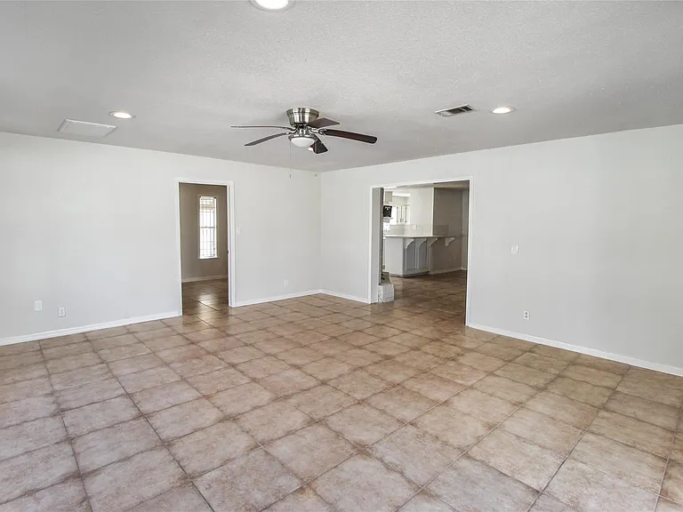 10322 Nold Dr — Photo 10
