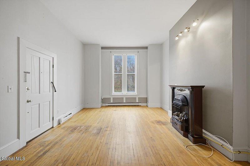 3rd image of 74 Philip Street