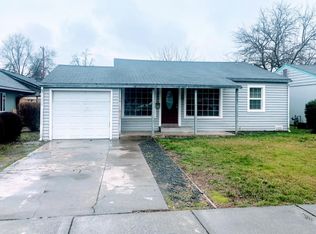 813 S Peach St, Medford, OR
