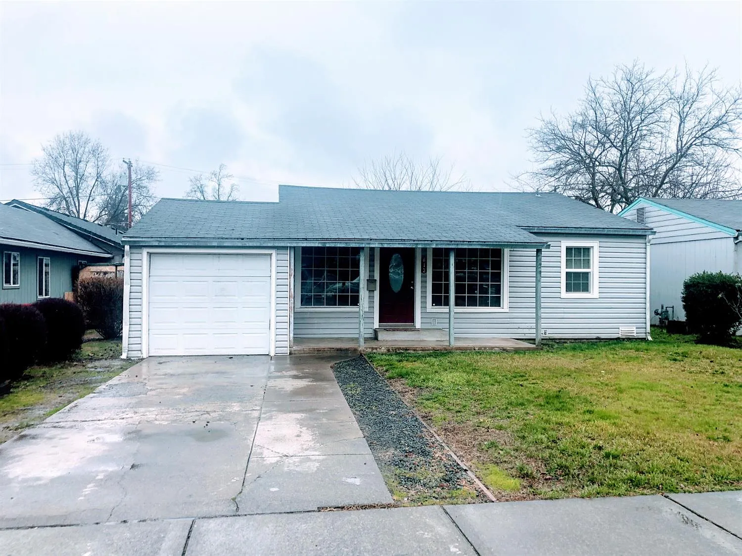 813 S Peach St photo 1