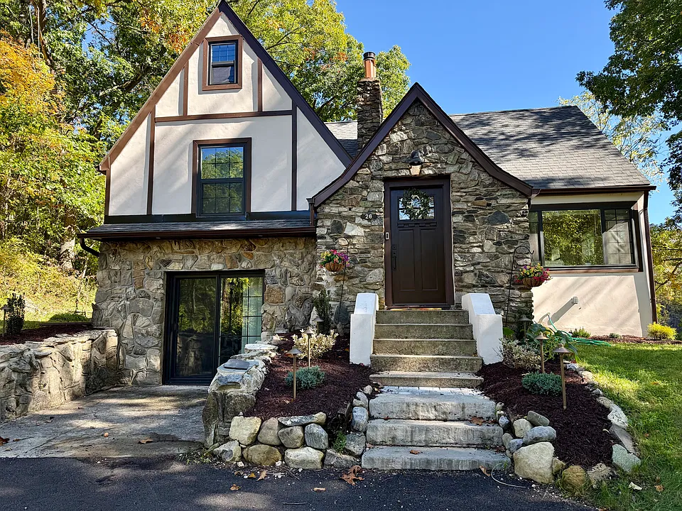26 Mud Pond Rd