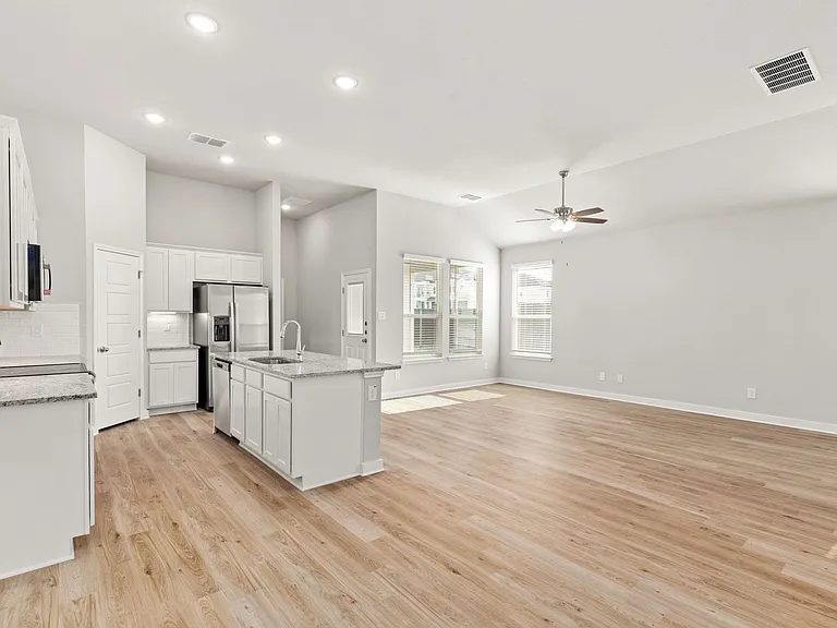 707 Staglin St #A — Photo 7