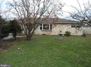 6631 Carlisle Rd, Dover, PA 17315