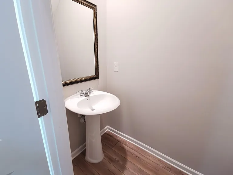 292 Golden Eagle Pkwy — Photo 4