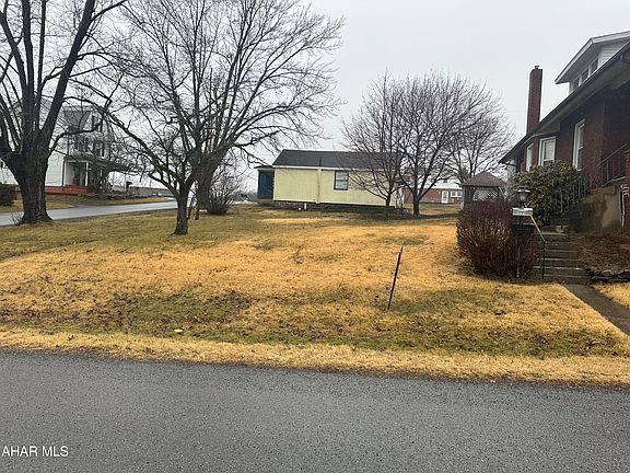 3rd image of 1518 27th Ave