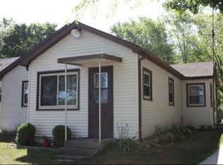 7181 S Wallace Lake Dr, West Bend, WI 53090