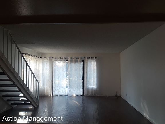 2nd image of 10626 Shoreline Dr