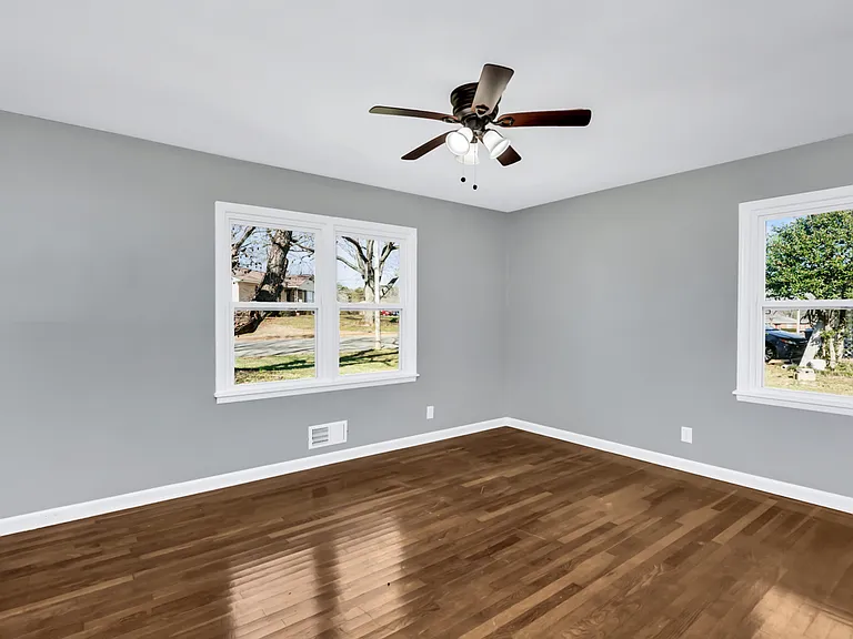 4609 Newton Ave SW — Photo 10