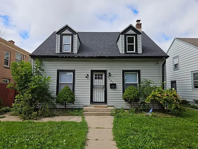 4 bed, 1220 sqft, $1,895 — Photo 1