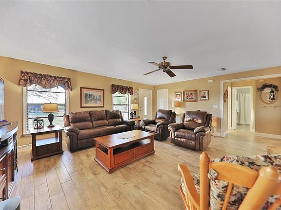 5th image of 2949 Carriage Ct