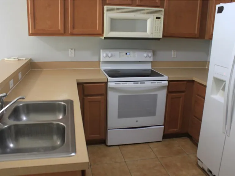 669 Cresting Oak Cir #30 — Photo 2