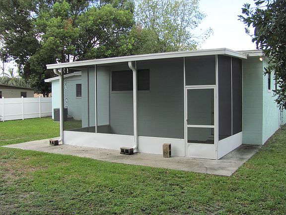 4th image of 2553 Una Dr