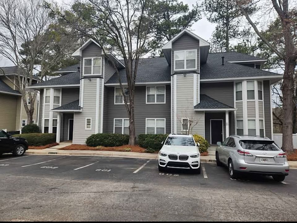 1st image of 601 Ivy Green Ln #601