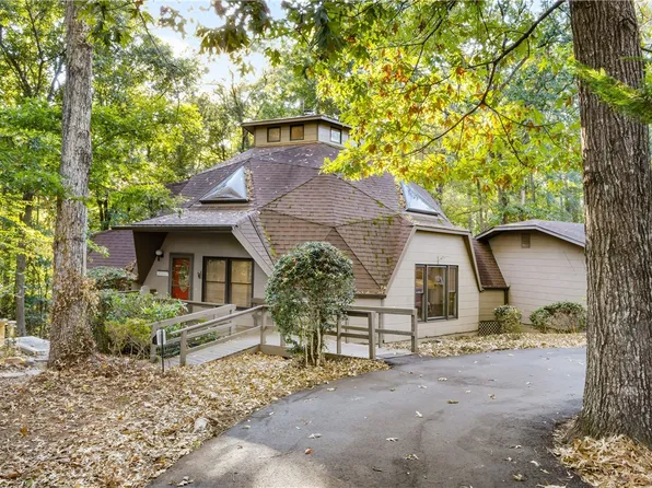 628 Holiday Dr, Dadeville, AL 36853