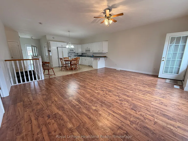 260 Martha St — Photo 5