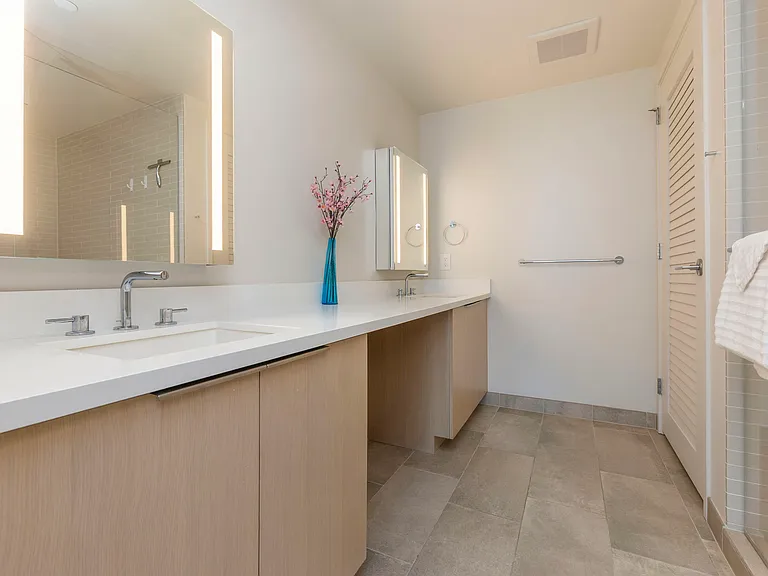 1001 Queen St #3404 — Photo 19