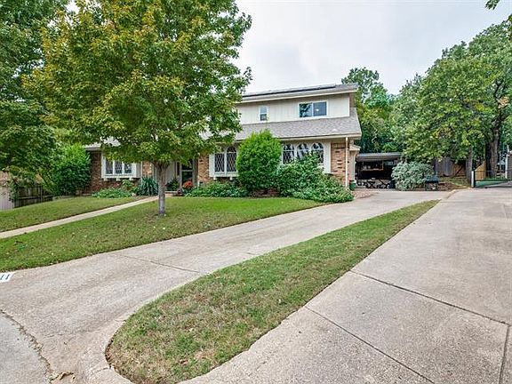 3rd image of 2711 Westridge Dr