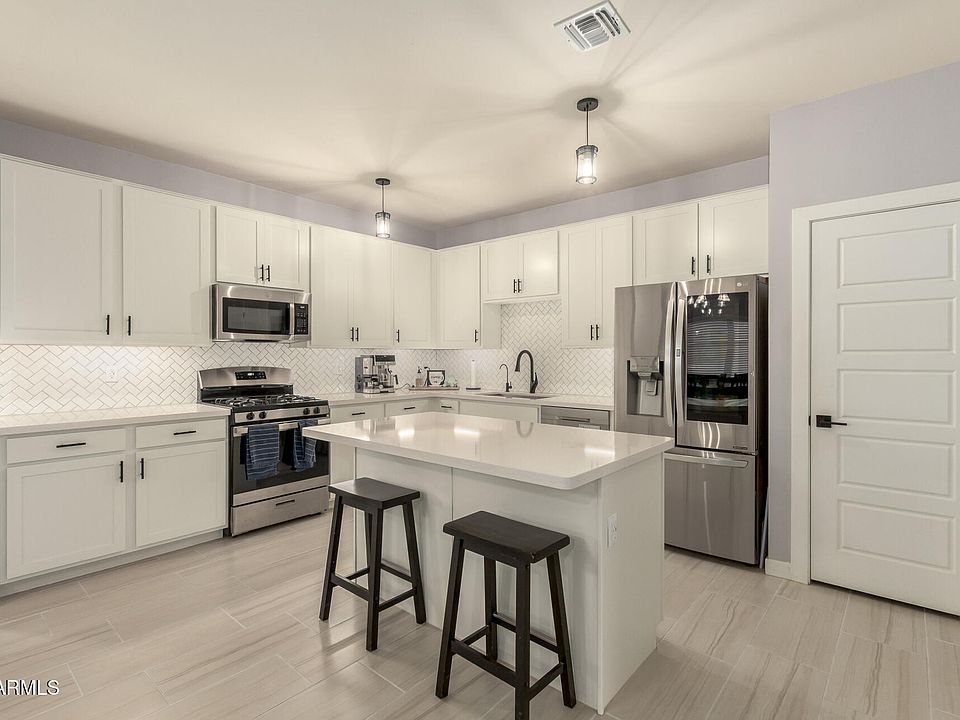 2nd image of 796 E RUBY Drive