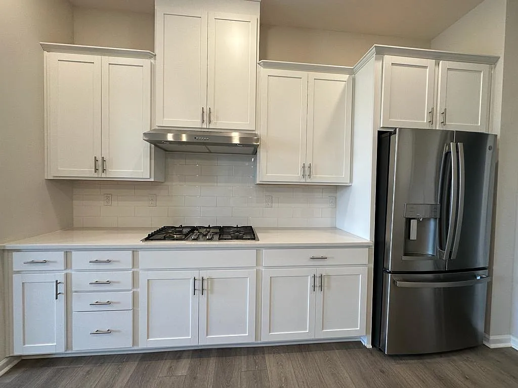 3 bed, 2.5 bath, 2004 sqft, $2,500 — Photo 4