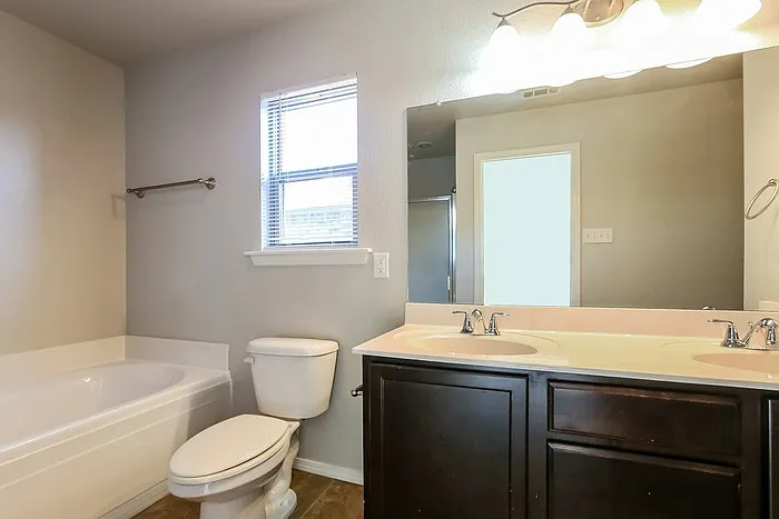 6517 White Oak Way — Photo 7
