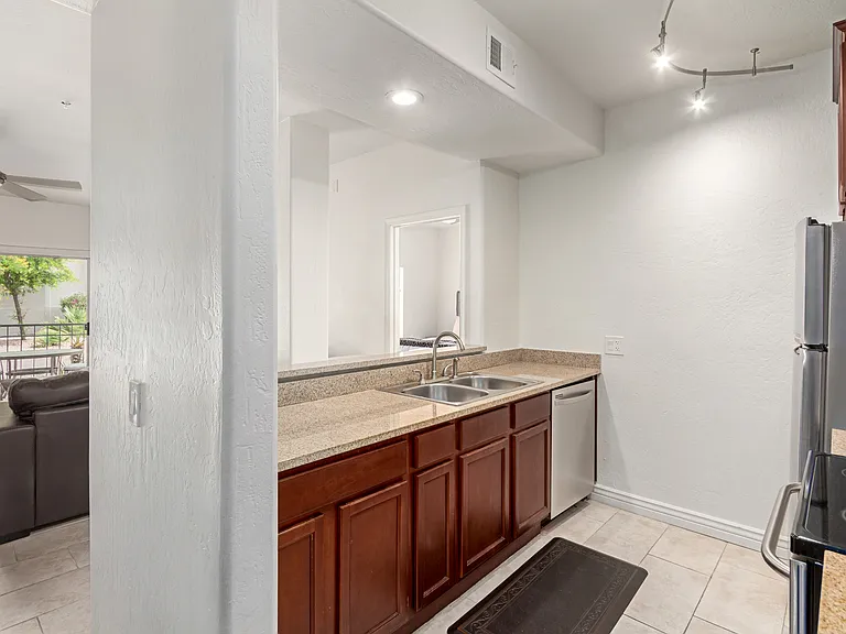 14145 N 92nd St #1024 — Photo 9