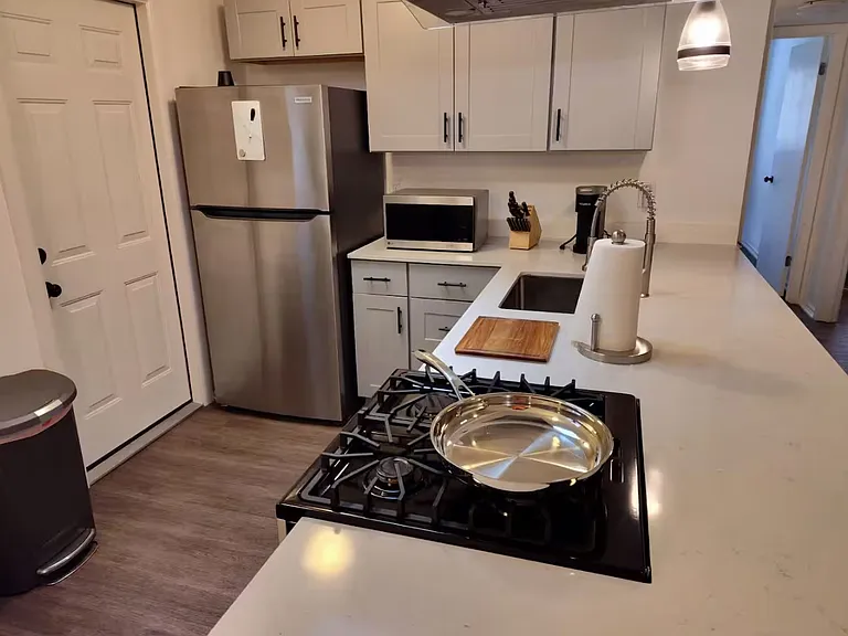 1608 Valleyridge Dr #B — Photo 2