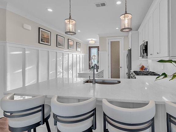5th image of 5367 Ocean Village Dr.