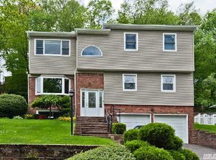 12 Underhill Rd, Glen Head, NY 11545