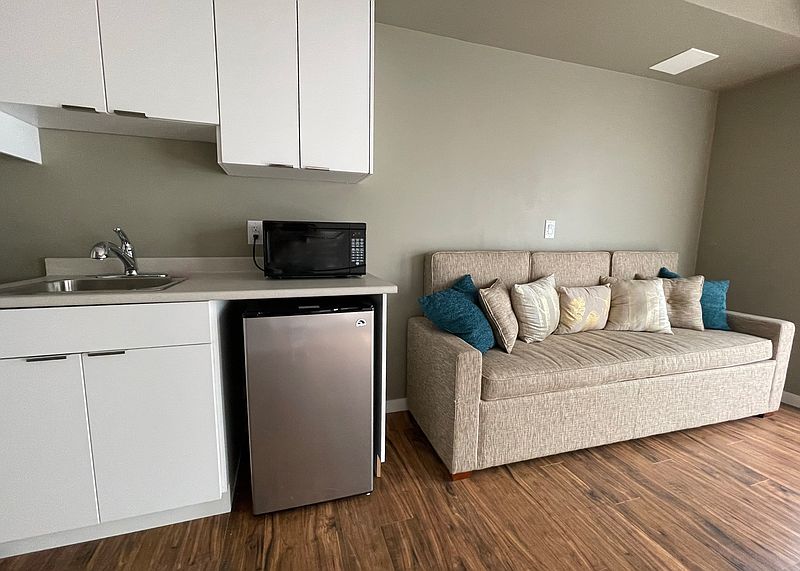 Spruce Grove Apartment for rent - 0 Bedrooms — photo 4