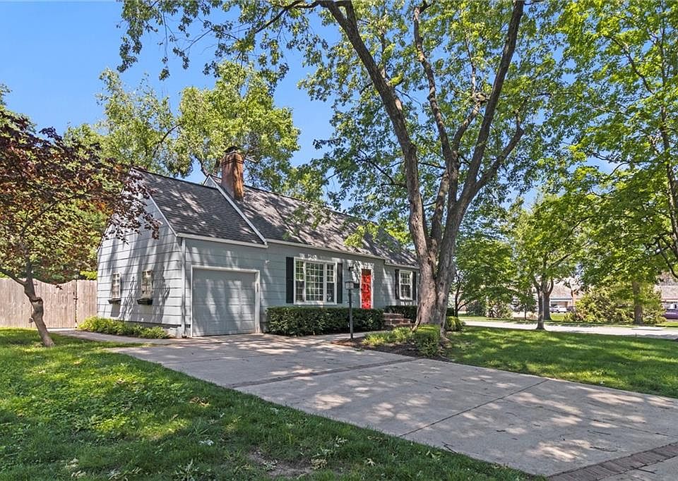 1st image of 4116 W 69th Ter