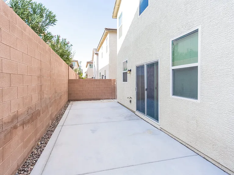 5661 Primrose Peak Ct — Photo 14