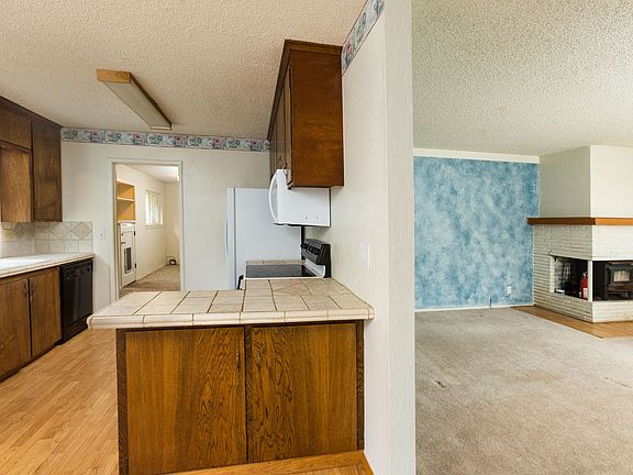5th image of 2168 Meadowwood Ln