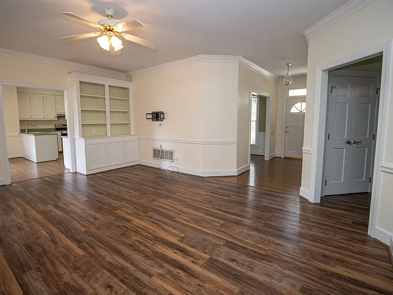 2220 Montclair Dr — Photo 9