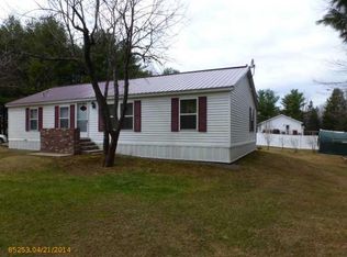 10 Cross Rd, Bradley, ME 04411