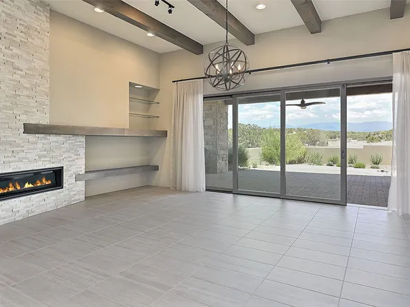 8 Trasera Ct, Santa Fe, NM 87506