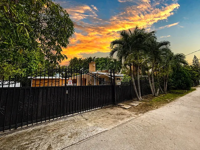 4 bed, 1358 sqft, $4,000 — Photo 1