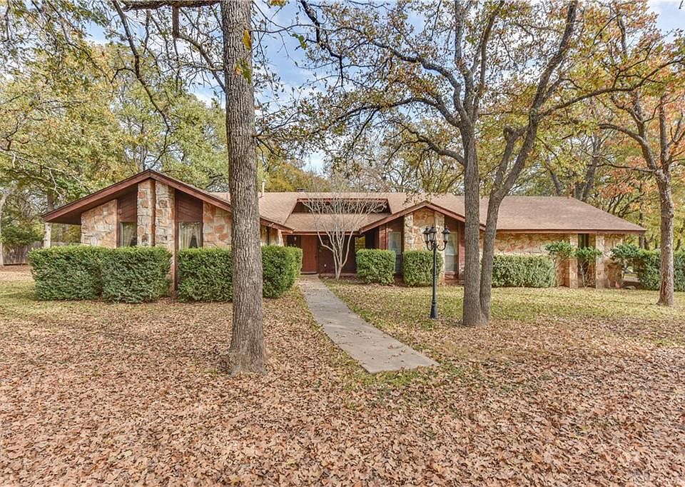 1st image of 2505 Deer Trail Cir