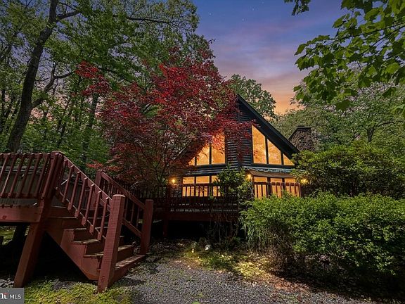 3rd image of 208 Cliff Dr