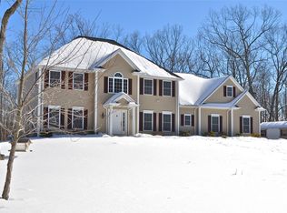 43 Hoseye Coach Rd, Sandy Hook, CT 06482