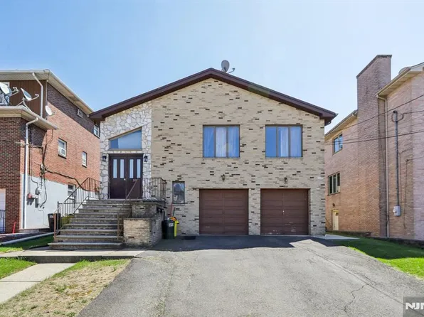 318 3rd St, Palisades Park, NJ 07650