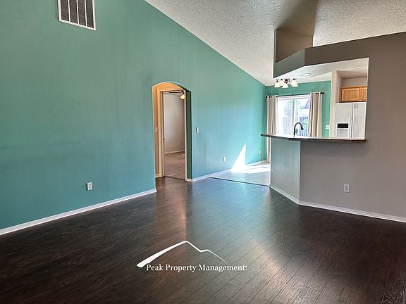 2nd image of 605 W Mulberry Loop