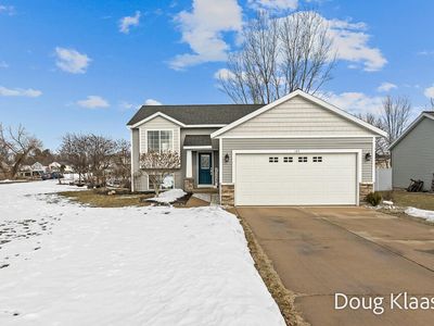 145 Bluefield Dr, Holland, MI, 49424
