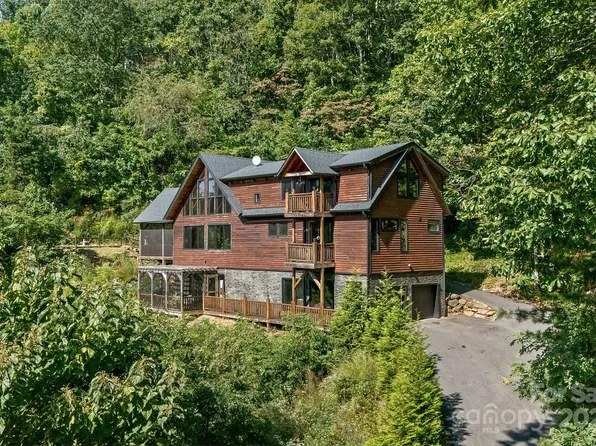 10 Scott Mountain Dr, Asheville, NC 28806