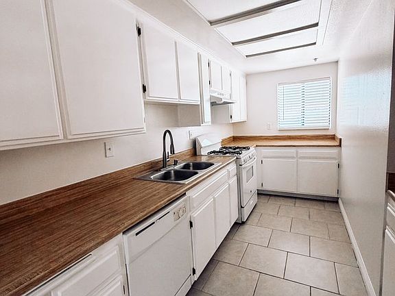 4th image of 14814 Inglewood Ave APT 3