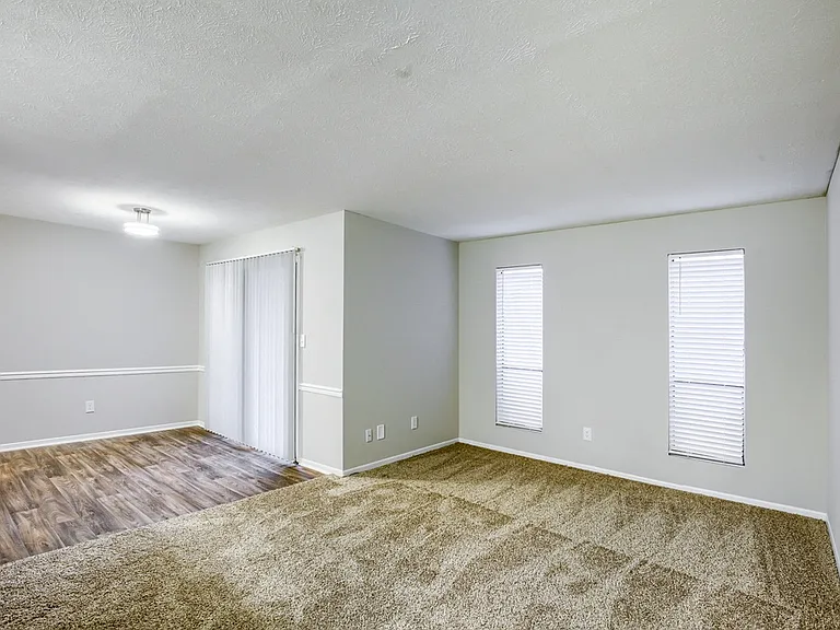 Sandpiper Apartments — Photo 8
