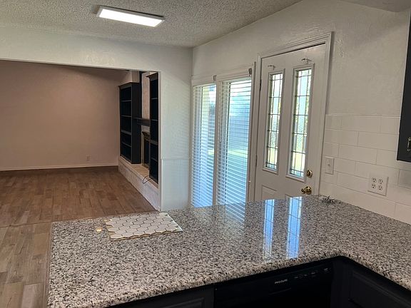5th image of 509 S Bouziden Dr